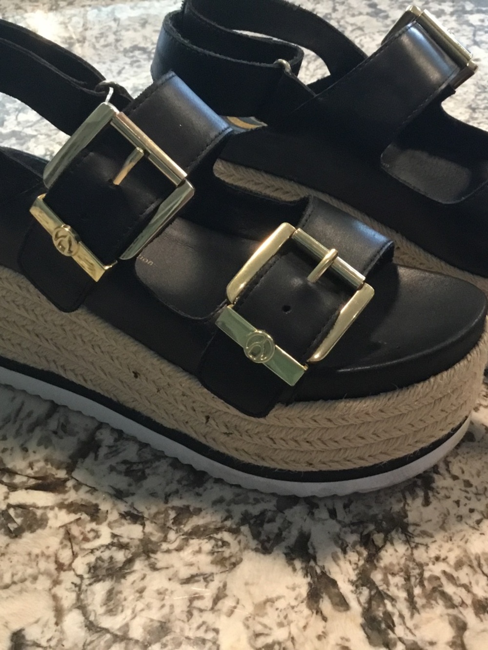 THE WISHBONE COLLECTION CHUNKY WOMEN ‘S PLATFORM SANDALS